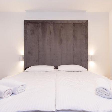 Apartmani I Sobe Pejacevic Osijek Bagian luar foto