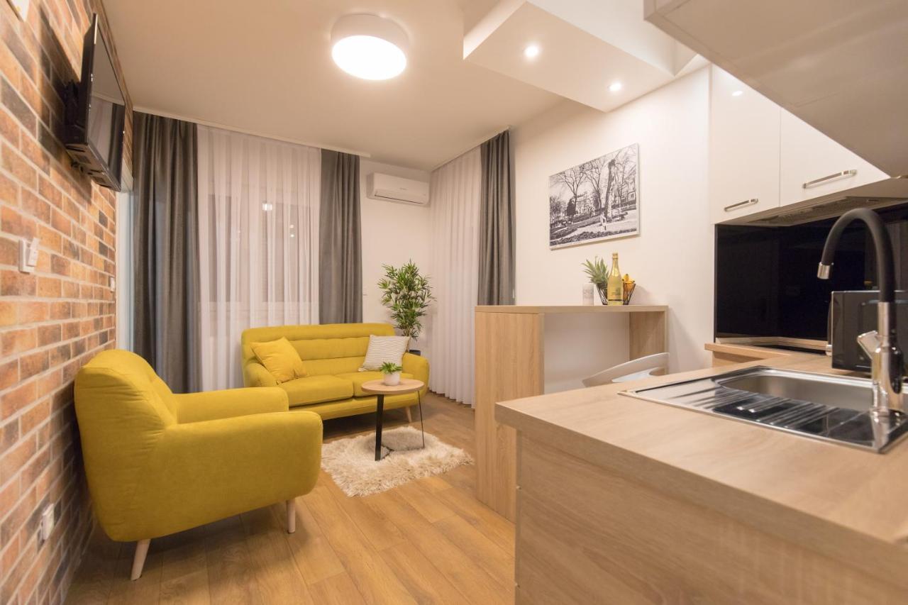 Apartmani I Sobe Pejacevic Osijek Bagian luar foto