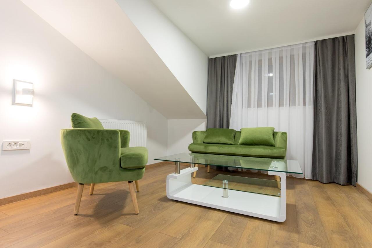 Apartmani I Sobe Pejacevic Osijek Bagian luar foto