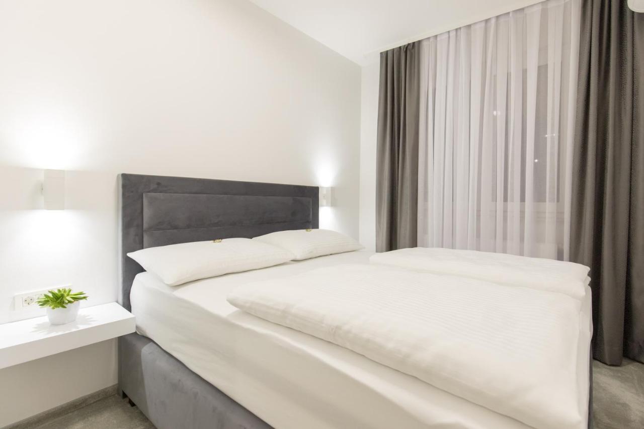 Apartmani I Sobe Pejacevic Osijek Bagian luar foto